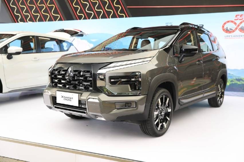 Mitsubishi Xpander 2025 ra mắt: Lưới tản nhiệt mới, màn hình to hơn, thêm túi khí, có camera 360, giá quy đổi khiến người Việt ao ước- Ảnh 4. Mitsubishi Xpander 2025 ra mắt: Lưới tản nhiệt mới, màn hình to hơn, thêm túi khí, có camera 360, giá quy đổi khiến người Việt ao ước- Ảnh 4.