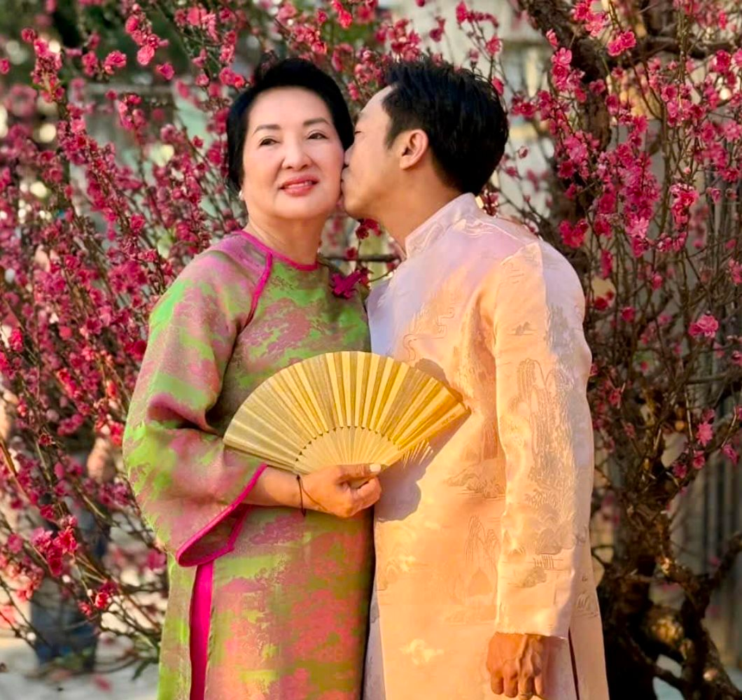 Nguyễn Quốc Cường lần đầu nói những điều chưa ai biết về mẹ: Chắt chiu từng đồng, đi máy bay cũng không chọn hạng thương gia- Ảnh 1. Nguyễn Quốc Cường lần đầu nói những điều chưa ai biết về mẹ: Chắt chiu từng đồng, đi máy bay cũng không chọn hạng thương gia- Ảnh 1.