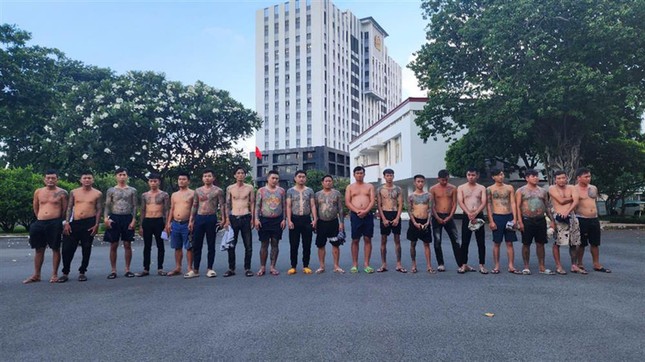 Khởi tố 32 đối tượng hoạt động tín dụng đen, mua bán vũ khí, ma tuý và đánh bạc- Ảnh 2.