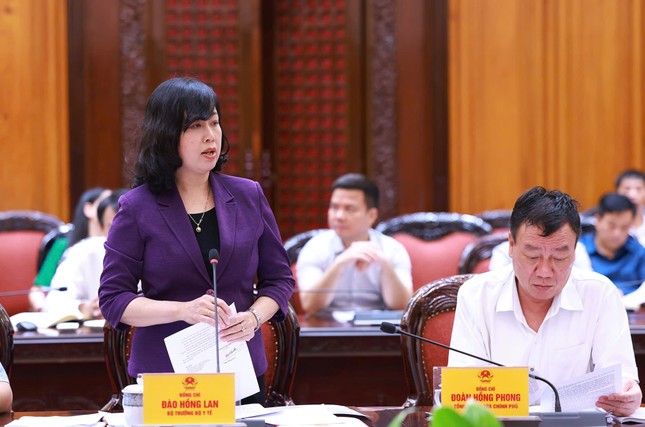 Sẽ có 2 nghị quyết mới của Bộ Chính trị về giáo dục và y tế- Ảnh 2. Sẽ có 2 nghị quyết mới của Bộ Chính trị về giáo dục và y tế- Ảnh 2.