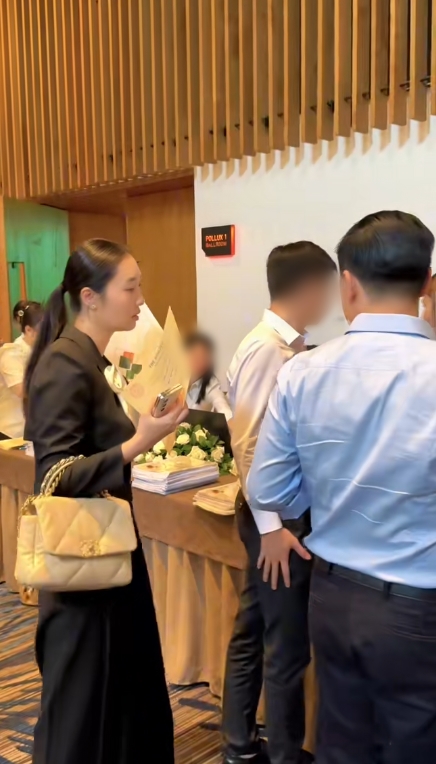 Ngoại hình của em gái Cường Đô La ở hiện tại gây chú ý- Ảnh 2. Ngoại hình của em gái Cường Đô La ở hiện tại gây chú ý- Ảnh 2.