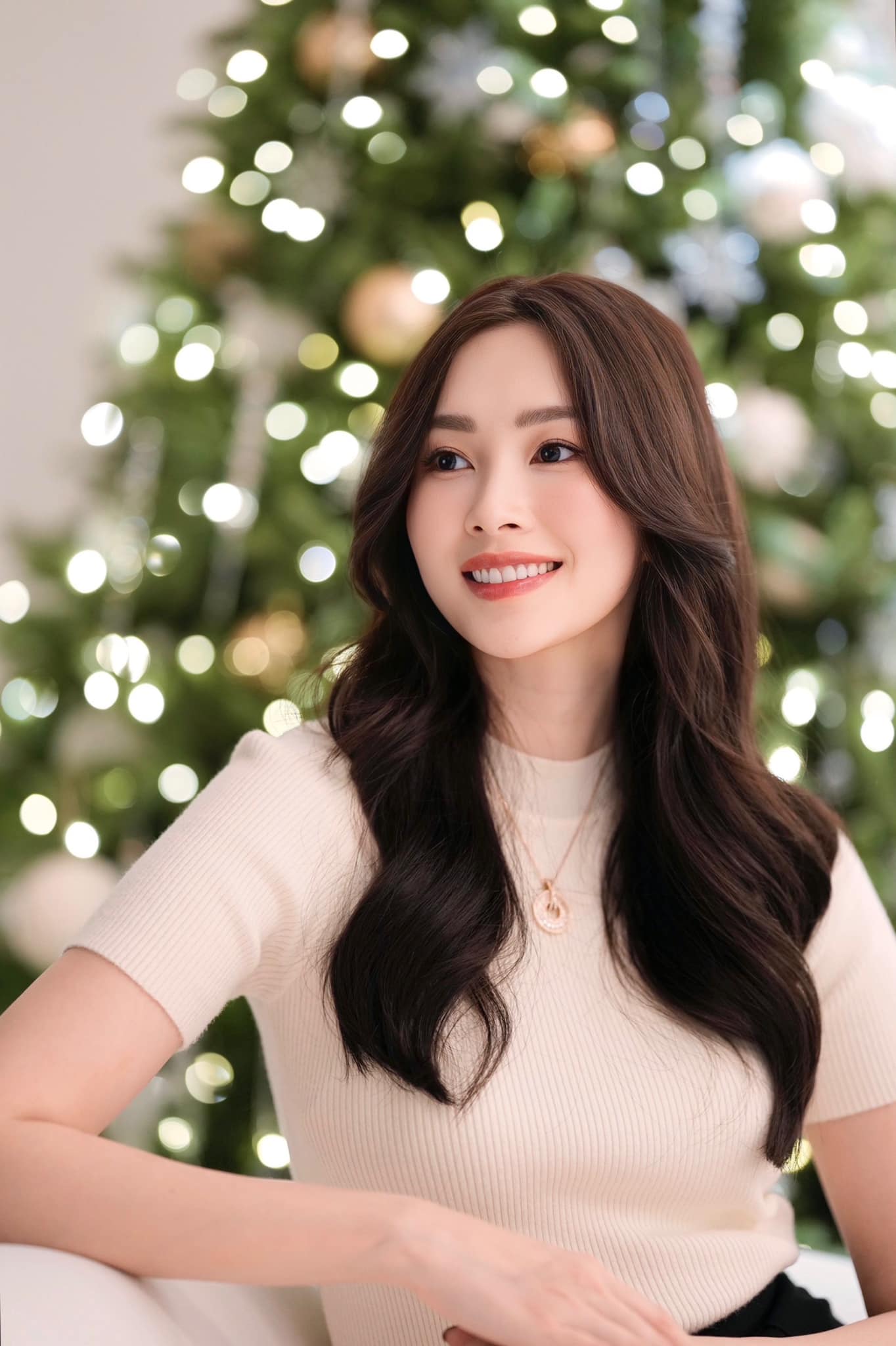 Hoa hậu Vbiz mang thai nhưng không ai hay biết: Sống ở biệt thự bạc tỷ, con là rich kid thứ thiệt- Ảnh 11. Hoa hậu Vbiz mang thai nhưng không ai hay biết: Sống ở biệt thự bạc tỷ, con là rich kid thứ thiệt- Ảnh 11.