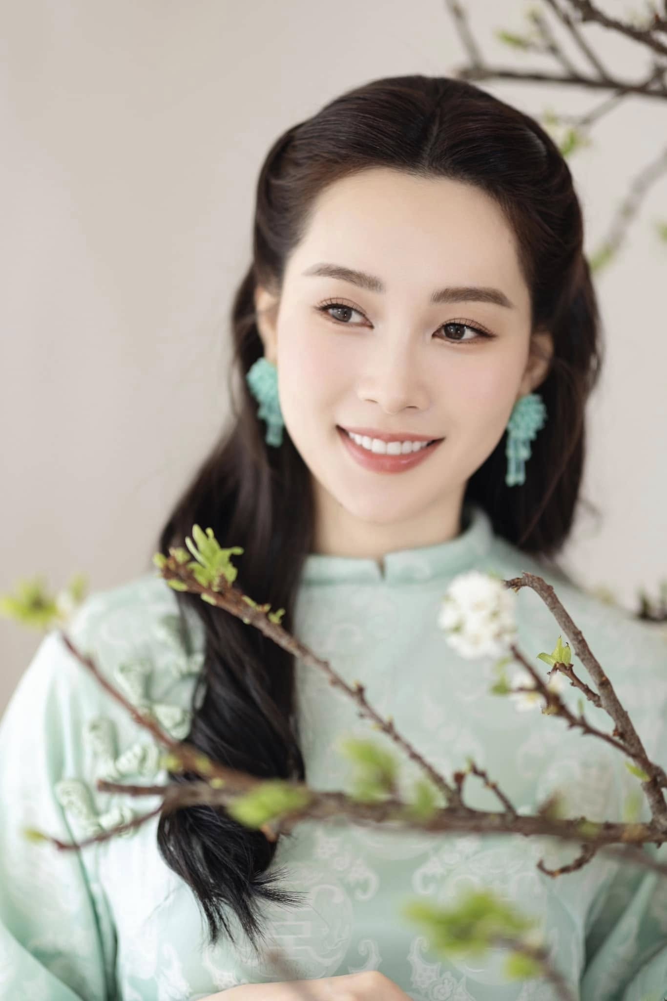 Hoa hậu Vbiz mang thai nhưng không ai hay biết: Sống ở biệt thự bạc tỷ, con là rich kid thứ thiệt- Ảnh 13. Hoa hậu Vbiz mang thai nhưng không ai hay biết: Sống ở biệt thự bạc tỷ, con là rich kid thứ thiệt- Ảnh 13.