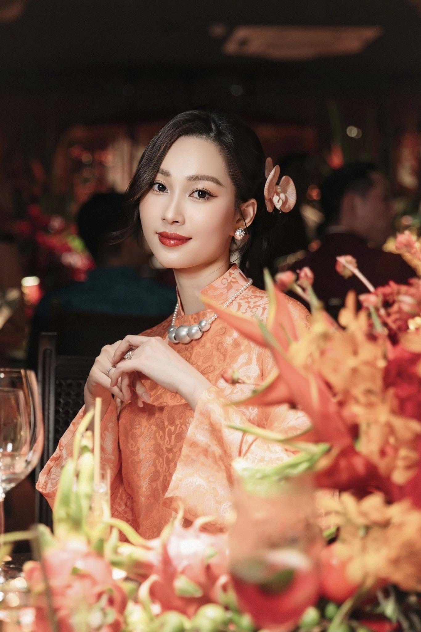 Hoa hậu Vbiz mang thai nhưng không ai hay biết: Sống ở biệt thự bạc tỷ, con là rich kid thứ thiệt- Ảnh 8. Hoa hậu Vbiz mang thai nhưng không ai hay biết: Sống ở biệt thự bạc tỷ, con là rich kid thứ thiệt- Ảnh 8.