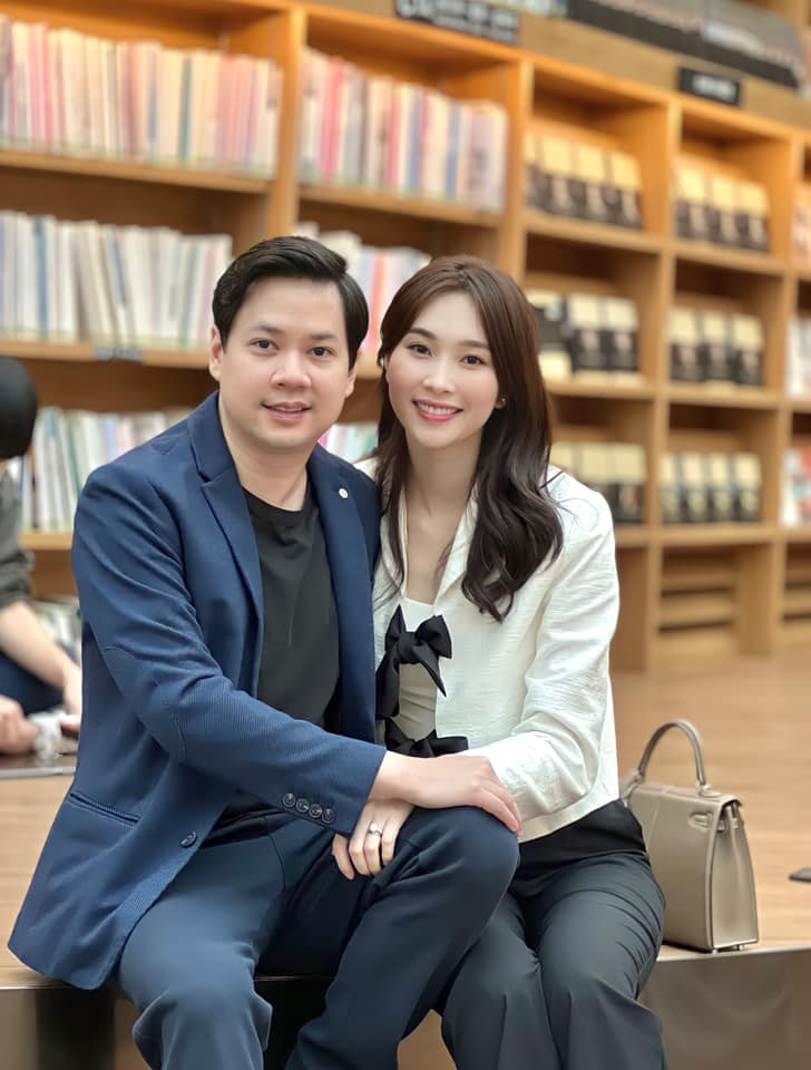 Hoa hậu Vbiz mang thai nhưng không ai hay biết: Sống ở biệt thự bạc tỷ, con là rich kid thứ thiệt- Ảnh 14. Hoa hậu Vbiz mang thai nhưng không ai hay biết: Sống ở biệt thự bạc tỷ, con là rich kid thứ thiệt- Ảnh 14.