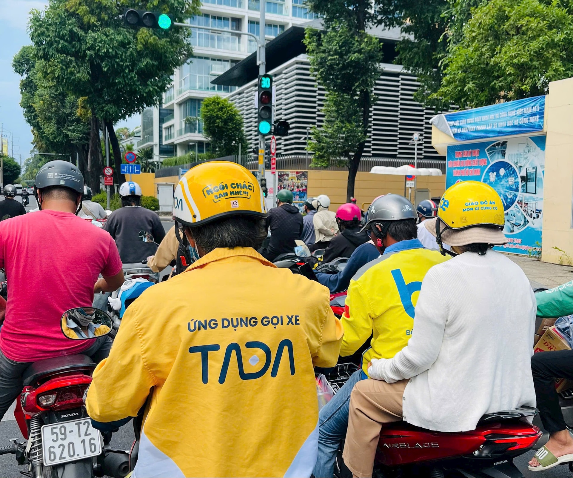 Thế trận mới thị trường xe công nghệ 1,05 tỷ USD: Grab bị Xanh SM vượt mặt, Be trung thành với Super App và sự lộ diện của một “tay chơi” đặc biệt- Ảnh 4. Thế trận mới thị trường xe công nghệ 1,05 tỷ USD: Grab bị Xanh SM vượt mặt, Be trung thành với Super App và sự lộ diện của một “tay chơi” đặc biệt- Ảnh 4.