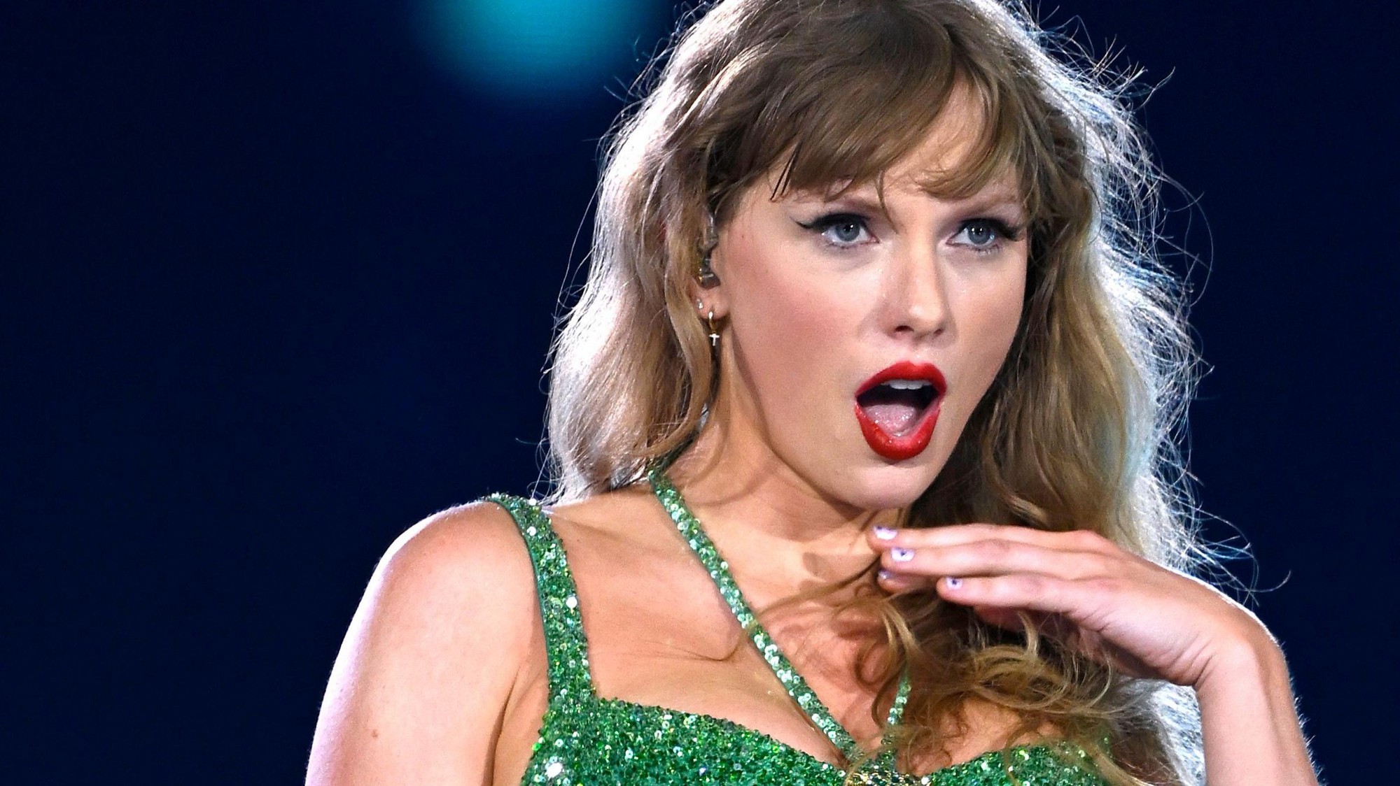 Taylor Swift bị điều tra?- Ảnh 3. Taylor Swift bị điều tra?- Ảnh 3.