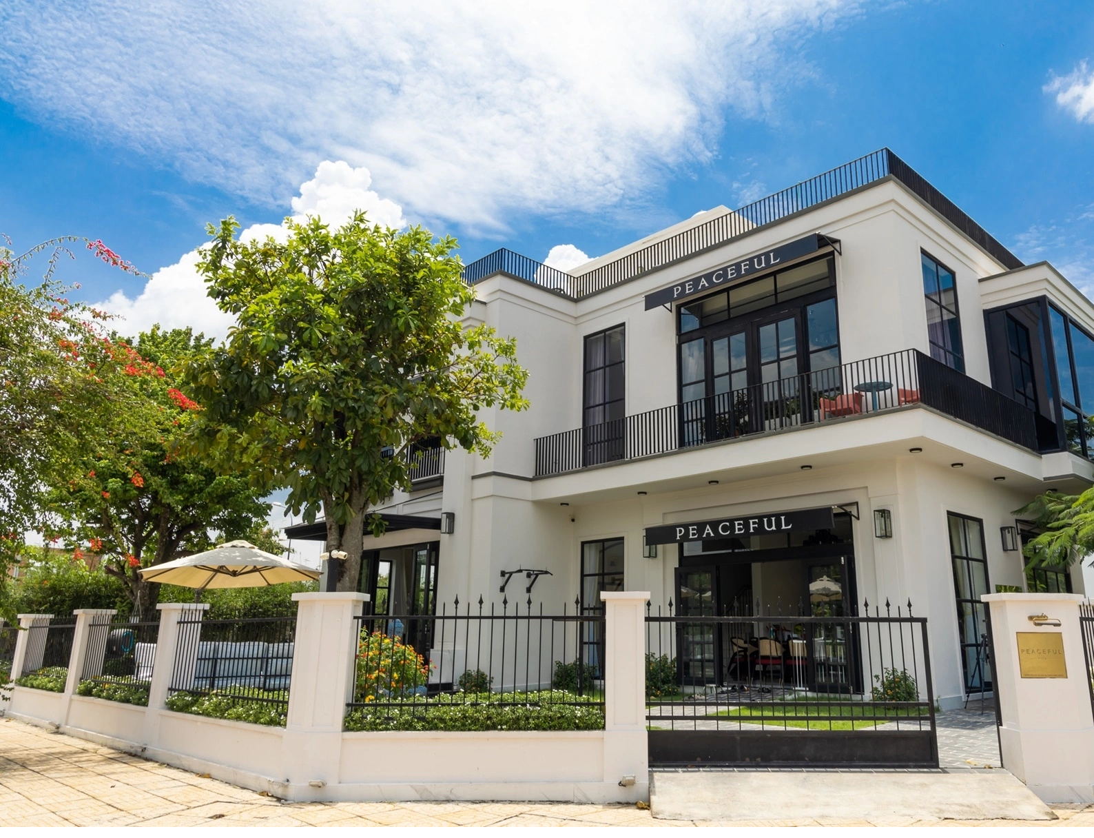 Nam nghệ sĩ Việt đình đám: Ở biệt thự hơn 300m2 quận 7, tài sản vài trăm tỷ, U40 chưa yêu ai- Ảnh 2. Nam nghệ sĩ Việt đình đám: Ở biệt thự hơn 300m2 quận 7, tài sản vài trăm tỷ, U40 chưa yêu ai- Ảnh 2.