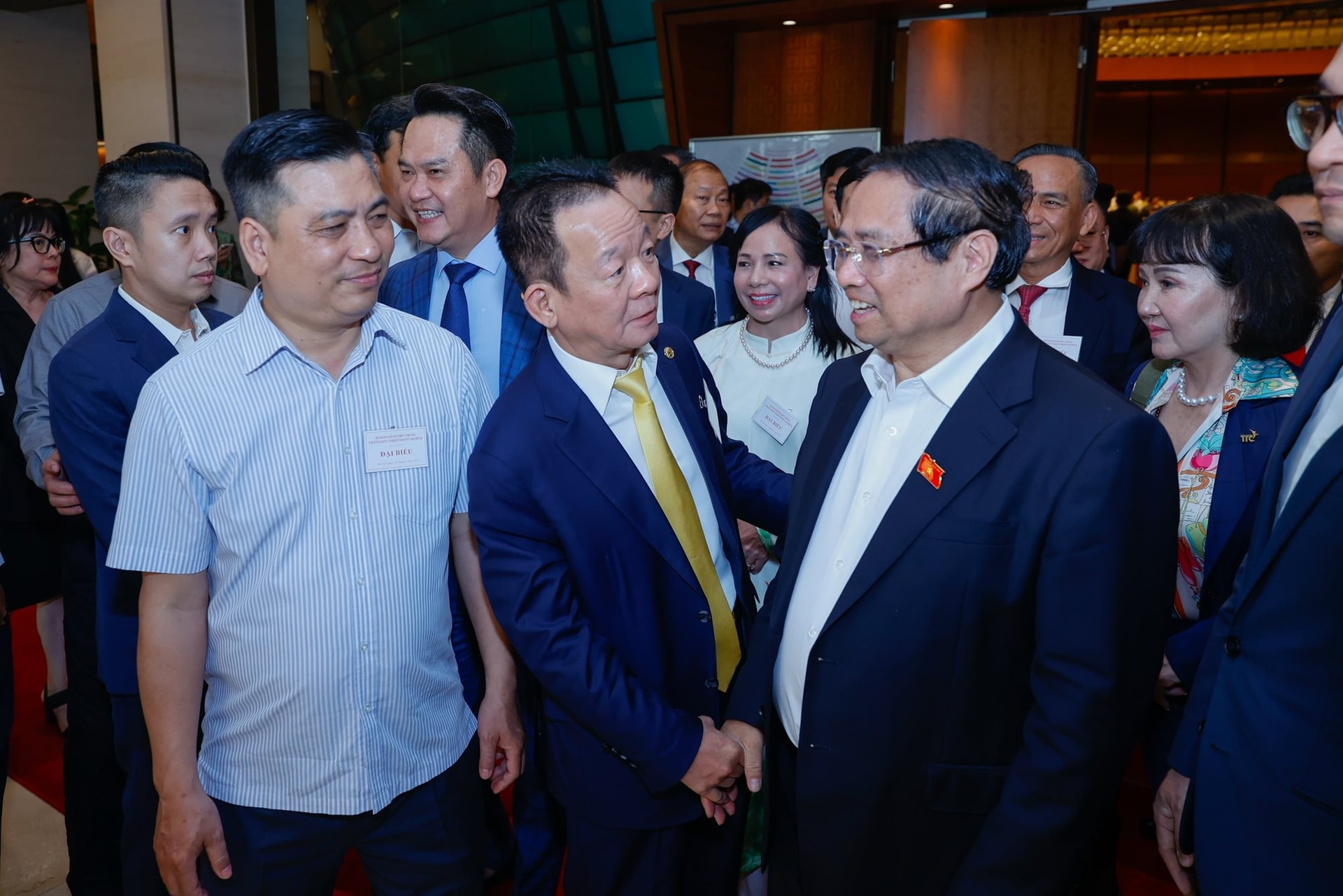 Thủ tướng khẳng định Việt Nam chuẩn bị phát động toàn dân thi đua làm giàu, ông Vũ Văn Tiền kiến nghị gì?- Ảnh 3. Thủ tướng khẳng định Việt Nam chuẩn bị phát động toàn dân thi đua làm giàu, ông Vũ Văn Tiền kiến nghị gì?- Ảnh 3.