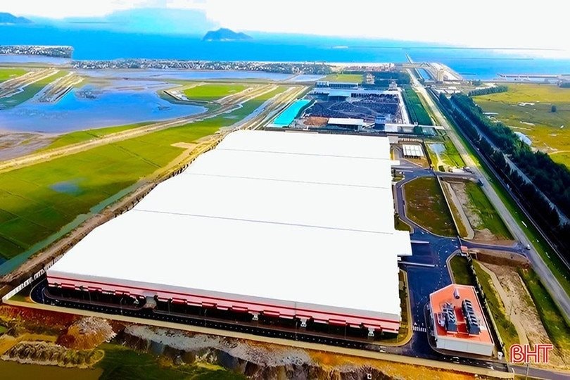Tỷ phú Phạm Nhật Vượng đón “tin vui” mới từ dự án VinFast hơn 6.000 tỷ tại quê hương Hà Tĩnh- Ảnh 1. Tỷ phú Phạm Nhật Vượng đón “tin vui” mới từ dự án VinFast hơn 6.000 tỷ tại quê hương Hà Tĩnh- Ảnh 1.