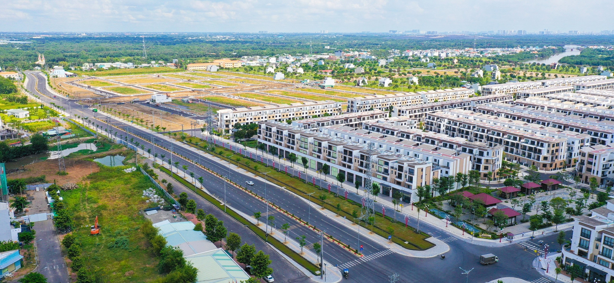 Khan hiếm nguồn cung, giới đầu tư địa ốc bắt đầu “lùng sục” đất nền cận kề Tp.HCM- Ảnh 2. Khan hiếm nguồn cung, giới đầu tư địa ốc bắt đầu “lùng sục” đất nền cận kề Tp.HCM- Ảnh 2.