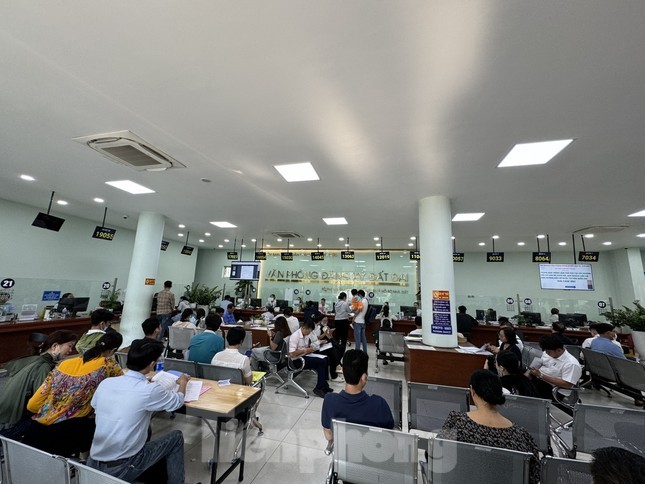 Áp thuế 20% khi bán BĐS: Tính chưa đủ sẽ khiến giá tiếp tục tăng, người mua khó tiếp cận nhà ở- Ảnh 2. Áp thuế 20% khi bán BĐS: Tính chưa đủ sẽ khiến giá tiếp tục tăng, người mua khó tiếp cận nhà ở- Ảnh 2.