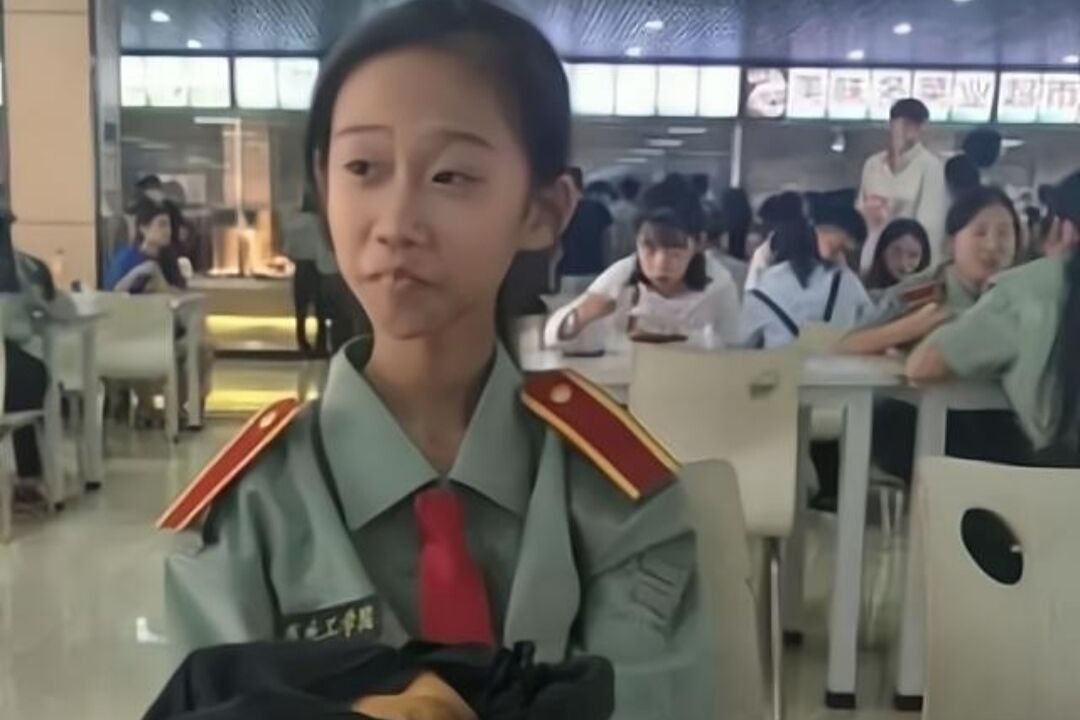 Thiên tài 10 tuổi đỗ đại học, 3 năm sau ra trường cuộc đời chán đến phát ngán: Khi tuổi thơ bị lấy mất bởi hai chữ "thành công"- Ảnh 1. Thiên tài 10 tuổi đỗ đại học, 3 năm sau ra trường cuộc đời chán đến phát ngán: Khi tuổi thơ bị lấy mất bởi hai chữ "thành công"- Ảnh 1.