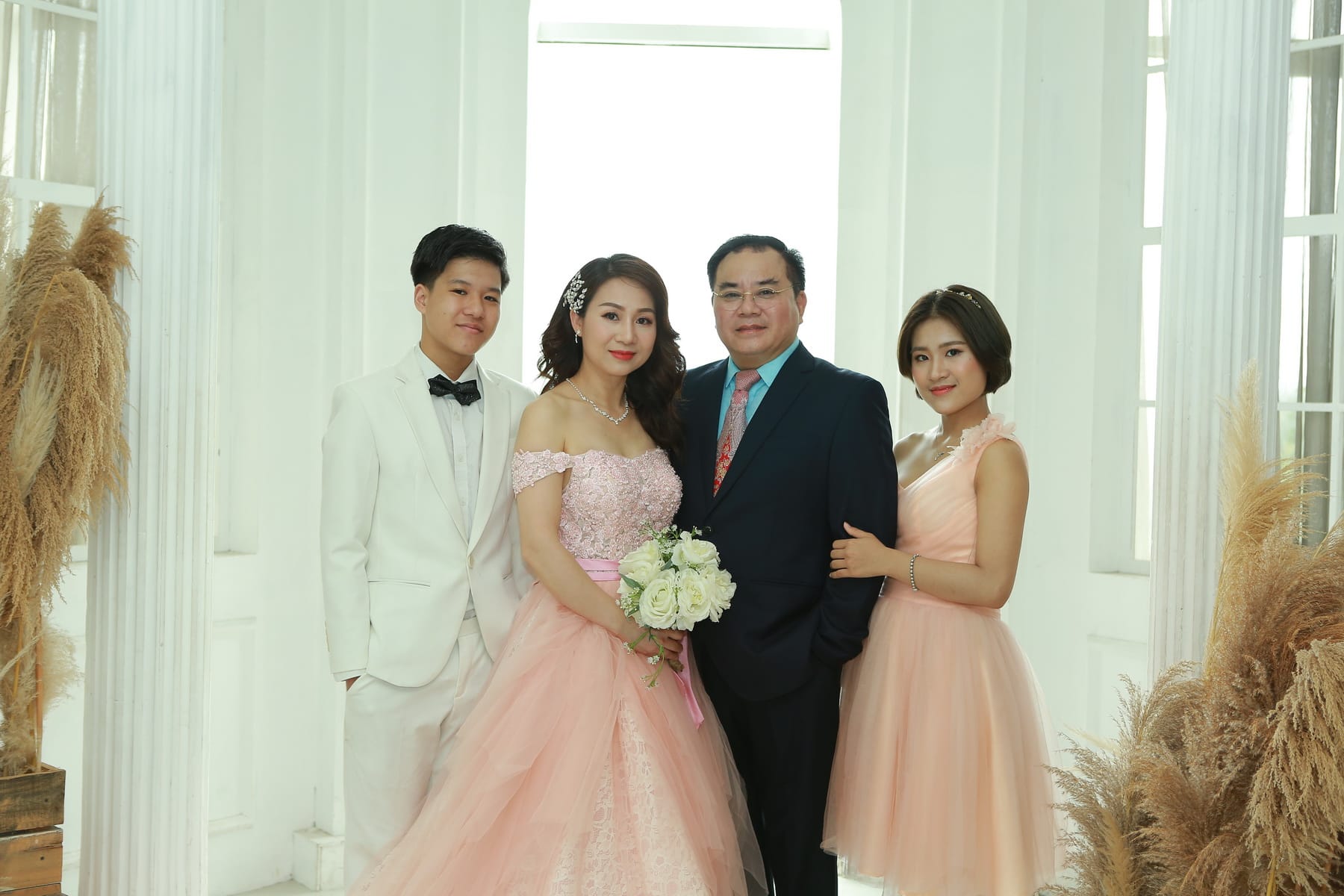 Người phụ nữ khiến nam Đại tá là NSND, nguyên Giám đốc Nhà hát Chèo Quân đội si mê- Ảnh 2. Người phụ nữ khiến nam Đại tá là NSND, nguyên Giám đốc Nhà hát Chèo Quân đội si mê- Ảnh 2.