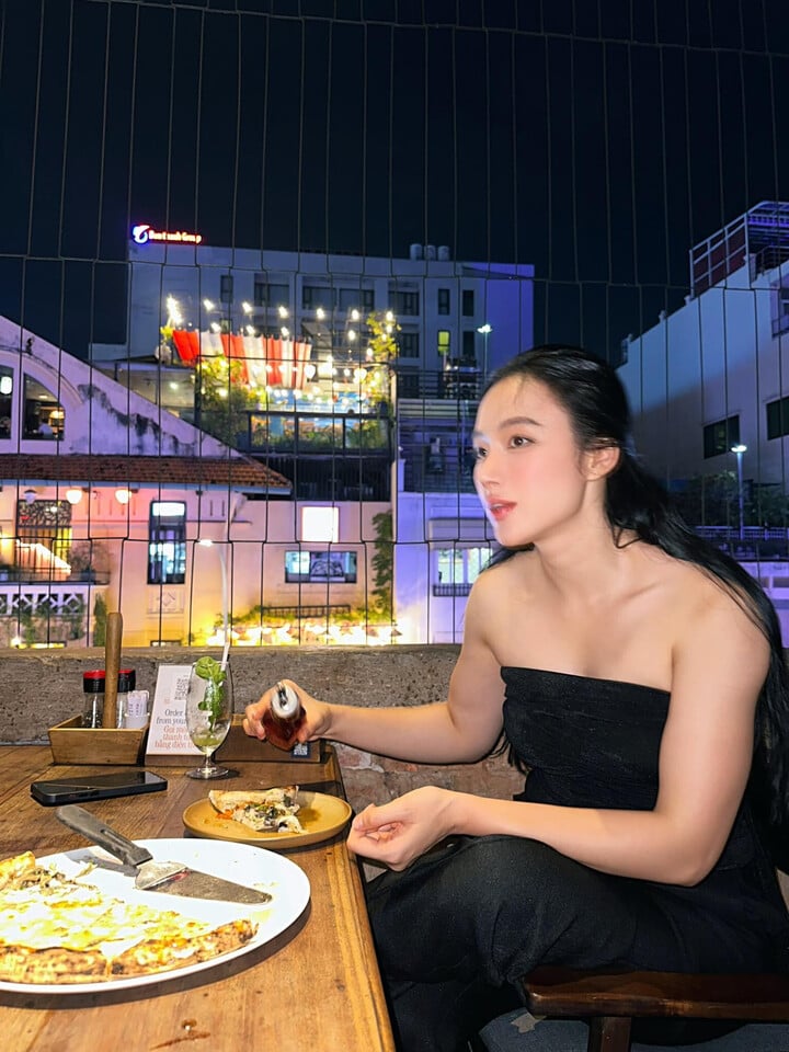 Thân hình ngày càng 'vạm vỡ' khó tin của Angela Phương Trinh- Ảnh 8. Thân hình ngày càng 'vạm vỡ' khó tin của Angela Phương Trinh- Ảnh 8.