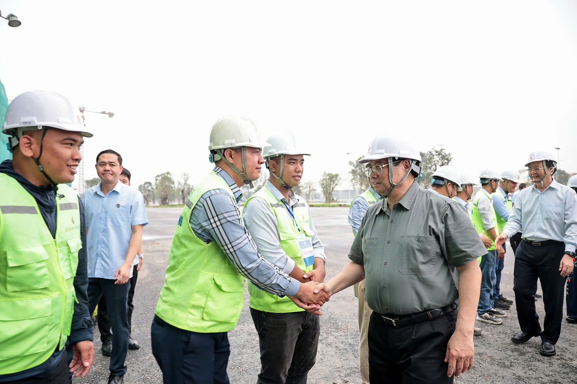 'Thần tốc' thi công, siêu dự án top 10 thế giới sẵn sàng đưa Hà Nội thành tâm điểm giao thương toàn cầu- Ảnh 3. 'Thần tốc' thi công, siêu dự án top 10 thế giới sẵn sàng đưa Hà Nội thành tâm điểm giao thương toàn cầu- Ảnh 3.
