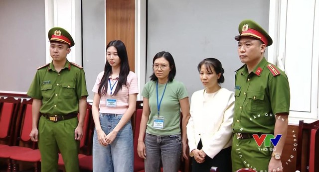 Chân dung Hoa hậu Nguyễn Thúc Thùy Tiên, người vừa bị khởi tố, bắt giam trong vụ kẹo rau củ Kera- Ảnh 1. Chân dung Hoa hậu Nguyễn Thúc Thùy Tiên, người vừa bị khởi tố, bắt giam trong vụ kẹo rau củ Kera- Ảnh 1.