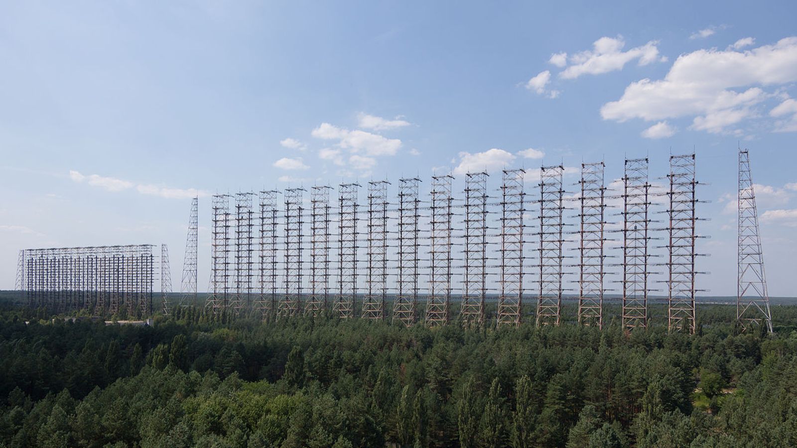 Phát hiện căn cứ tuyệt mật "ẩn náu" trong khu rừng bị nhiễm xạ ở Chernobyl nhờ âm thanh chim gõ kiến- Ảnh 1. Phát hiện căn cứ tuyệt mật "ẩn náu" trong khu rừng bị nhiễm xạ ở Chernobyl nhờ âm thanh chim gõ kiến- Ảnh 1.