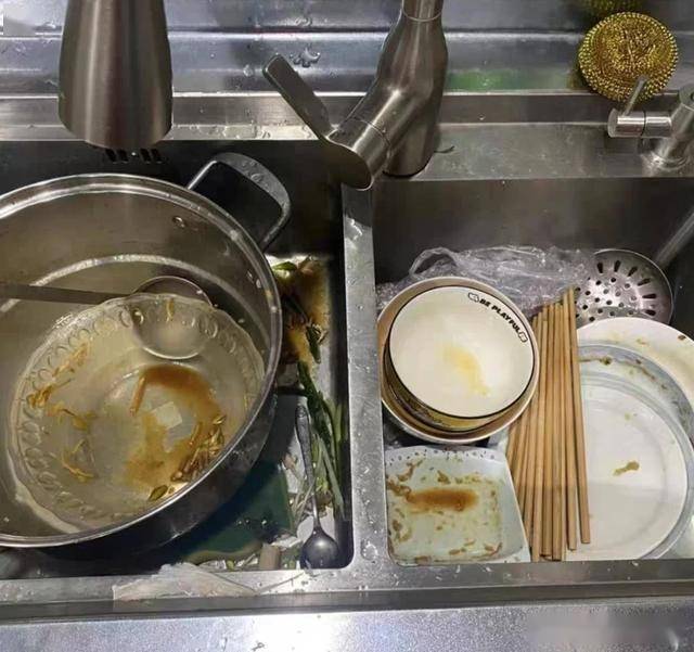 6 thói quen tưởng bình thường nhưng khiến bát đĩa càng rửa càng bẩn, cả nhà ăn "độc tố" mỗi ngày sớm muộn cũng ung thư- Ảnh 2. 6 thói quen tưởng bình thường nhưng khiến bát đĩa càng rửa càng bẩn, cả nhà ăn "độc tố" mỗi ngày sớm muộn cũng ung thư- Ảnh 2.