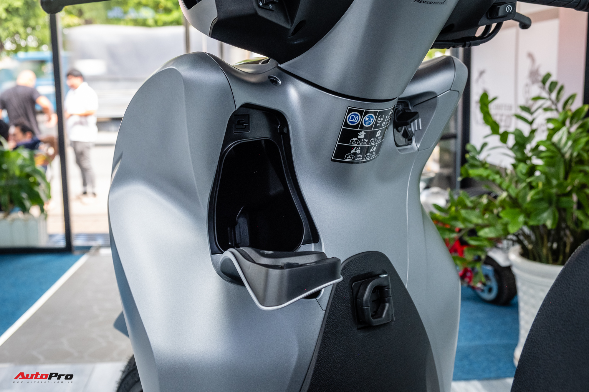 Lô Honda SH 350i 2025 nhập Ý đầu tiên về Việt Nam: Giá nước ngoài từ 174 triệu, bản tương tự ở Việt Nam chỉ 151 triệu đồng- Ảnh 10. Lô Honda SH 350i 2025 nhập Ý đầu tiên về Việt Nam: Giá nước ngoài từ 174 triệu, bản tương tự ở Việt Nam chỉ 151 triệu đồng- Ảnh 10.