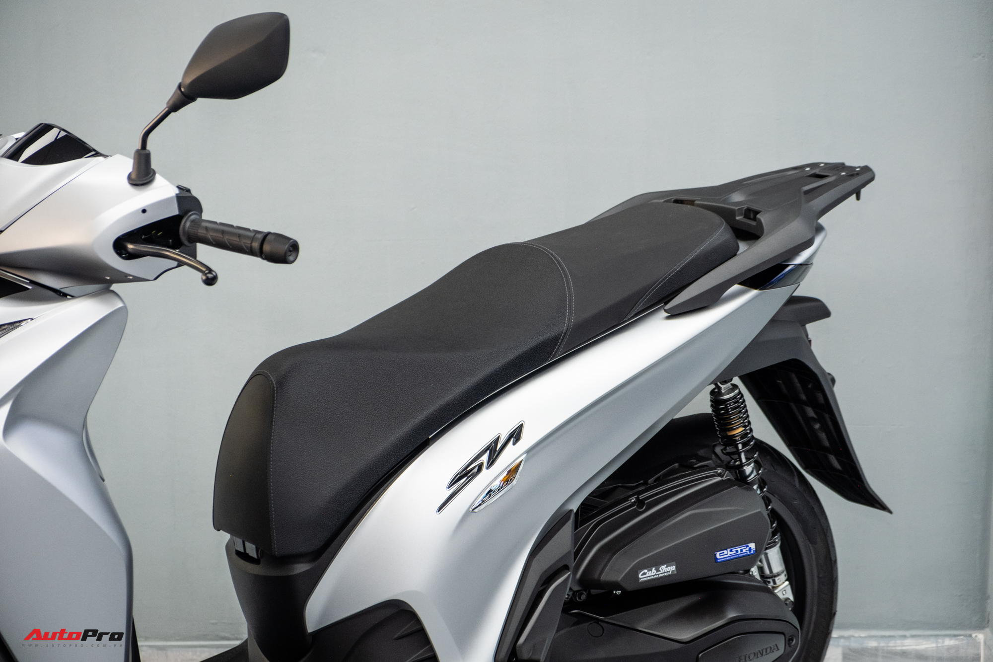 Lô Honda SH 350i 2025 nhập Ý đầu tiên về Việt Nam: Giá nước ngoài từ 174 triệu, bản tương tự ở Việt Nam chỉ 151 triệu đồng- Ảnh 11. Lô Honda SH 350i 2025 nhập Ý đầu tiên về Việt Nam: Giá nước ngoài từ 174 triệu, bản tương tự ở Việt Nam chỉ 151 triệu đồng- Ảnh 11.