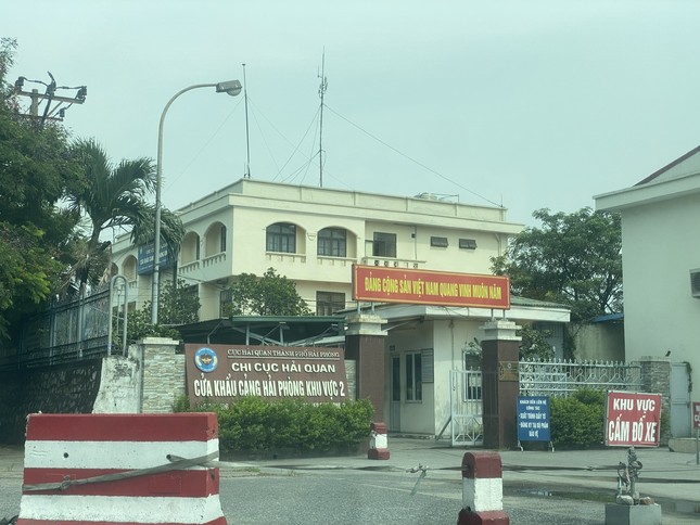 Thủ đoạn 'móc nối' để thông quan hàng lậu giữa doanh nghiệp và cán bộ chi cục hải quan- Ảnh 1. Thủ đoạn 'móc nối' để thông quan hàng lậu giữa doanh nghiệp và cán bộ chi cục hải quan- Ảnh 1.