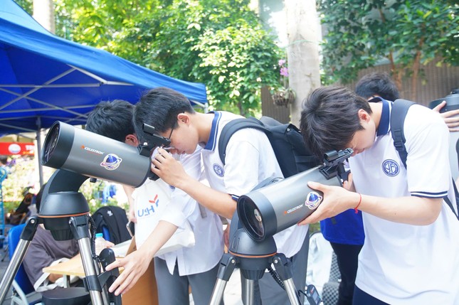 Bộ GD&ĐT lý giải vì sao học ngành vi mạch bán dẫn cần đạt điểm 8 môn Toán?- Ảnh 1. Bộ GD&ĐT lý giải vì sao học ngành vi mạch bán dẫn cần đạt điểm 8 môn Toán?- Ảnh 1.