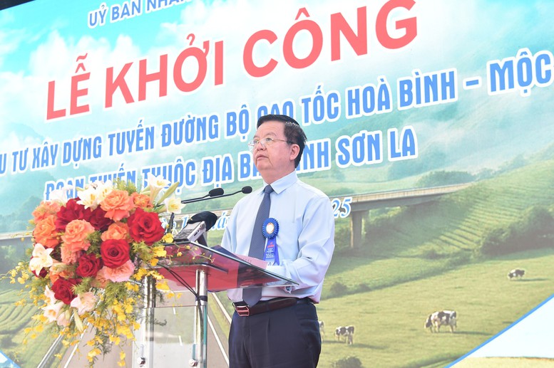 Cao tốc gần 15.000 tỷ đồng đi qua hồ nước nổi tiếng, sở hữu cây cầu mang 2 kỷ lục Việt Nam- Ảnh 1. Cao tốc gần 15.000 tỷ đồng đi qua hồ nước nổi tiếng, sở hữu cây cầu mang 2 kỷ lục Việt Nam- Ảnh 1.