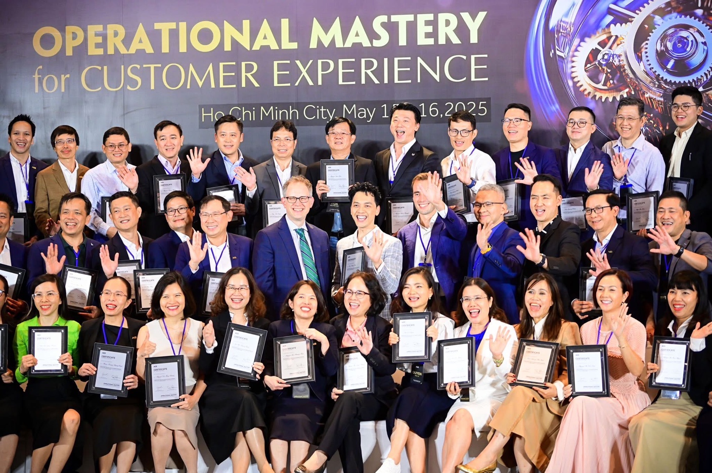 ACB Leadership Summit 2025: Khi lãnh đạo đồng âm, tổ chức đi xa hơn- Ảnh 2. ACB Leadership Summit 2025: Khi lãnh đạo đồng âm, tổ chức đi xa hơn- Ảnh 2.