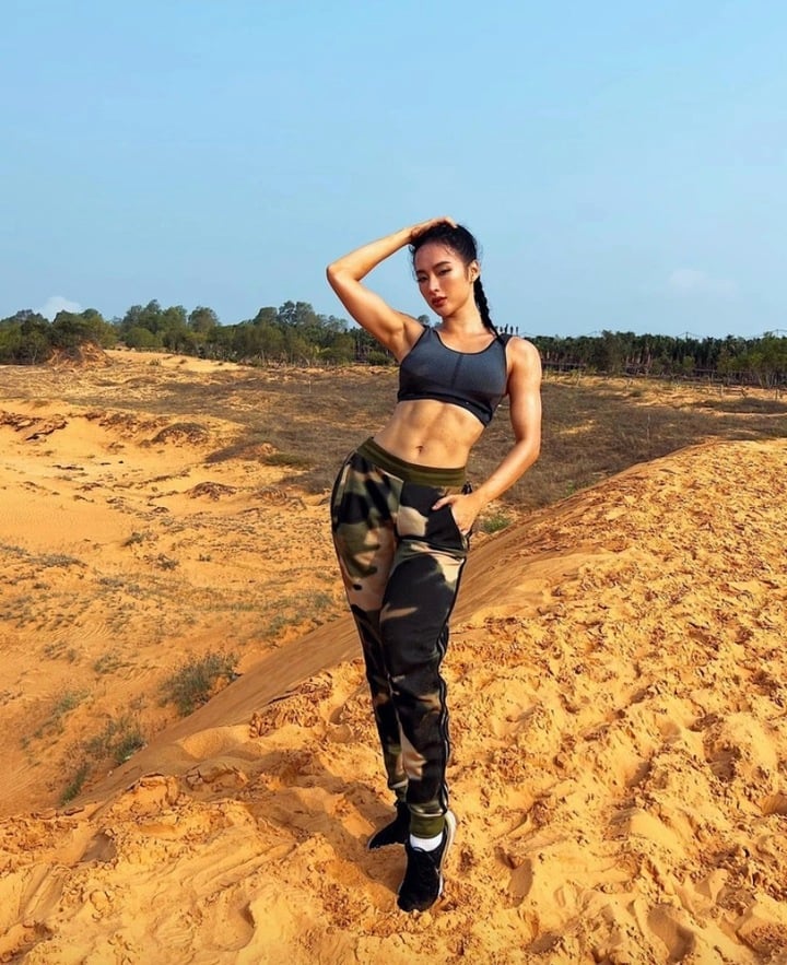 Thân hình ngày càng 'vạm vỡ' khó tin của Angela Phương Trinh- Ảnh 10. Thân hình ngày càng 'vạm vỡ' khó tin của Angela Phương Trinh- Ảnh 10.