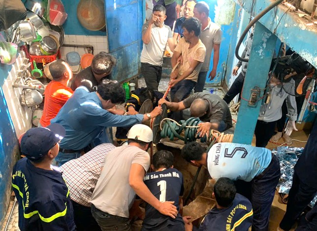 Người cha kể lại 2 giờ ‘sinh tử’ khi lao xuống giếng sâu 35 mét cứu con gái- Ảnh 1.