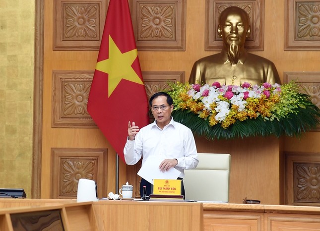 Phó Thủ tướng chỉ đạo 'nóng': Kiểm tra xử lý ngay khi người dân phản ánh hàng giả- Ảnh 1. Phó Thủ tướng chỉ đạo 'nóng': Kiểm tra xử lý ngay khi người dân phản ánh hàng giả- Ảnh 1.