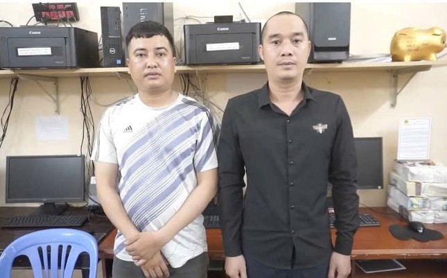 Bắt 2 đối tượng từ Hà Nội vào TPHCM cho vay nặng lãi- Ảnh 1. Bắt 2 đối tượng từ Hà Nội vào TPHCM cho vay nặng lãi- Ảnh 1.
