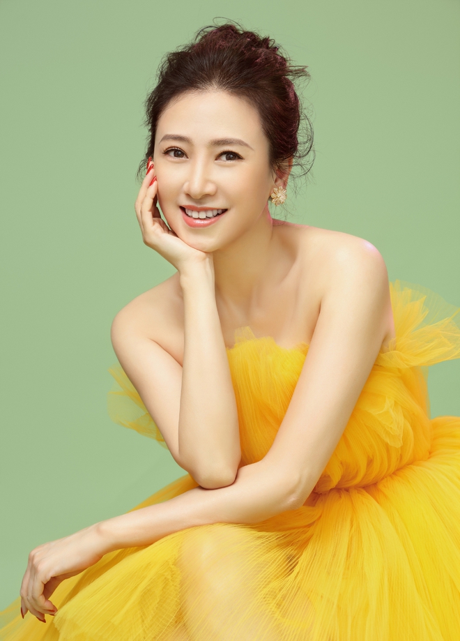 "Hoa hậu đóng phim nóng" thông báo ly thân chồng doanh nhân, sống cô độc trong biệt thự bạc tỷ- Ảnh 1. "Hoa hậu đóng phim nóng" thông báo ly thân chồng doanh nhân, sống cô độc trong biệt thự bạc tỷ- Ảnh 1.