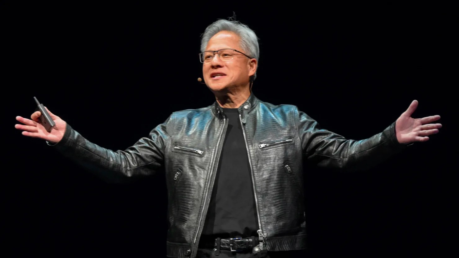CEO Nvidia Jensen Huang lần đầu được tăng lương sau 10 năm- Ảnh 1. CEO Nvidia Jensen Huang lần đầu được tăng lương sau 10 năm- Ảnh 1.