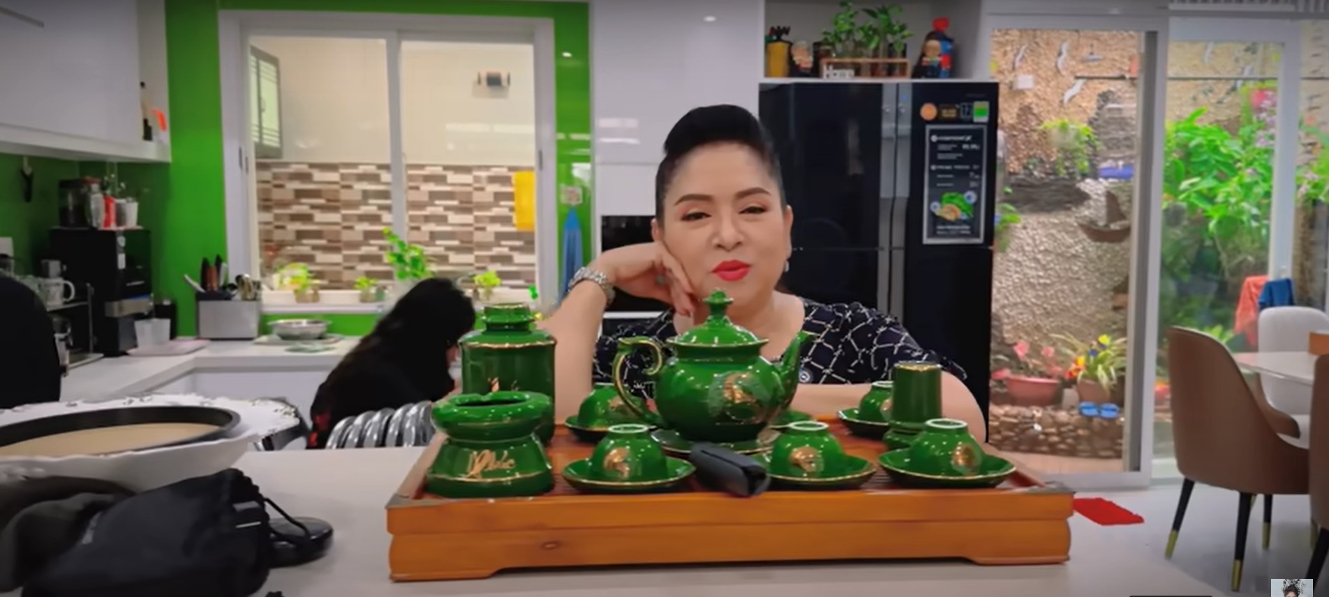 Nữ NSƯT sở hữu nhà mặt tiền vài chục tỷ đồng ở Quận 7, nhiều tài tử theo đuổi nhưng cưới chồng kém tiếng- Ảnh 7. Nữ NSƯT sở hữu nhà mặt tiền vài chục tỷ đồng ở Quận 7, nhiều tài tử theo đuổi nhưng cưới chồng kém tiếng- Ảnh 7.