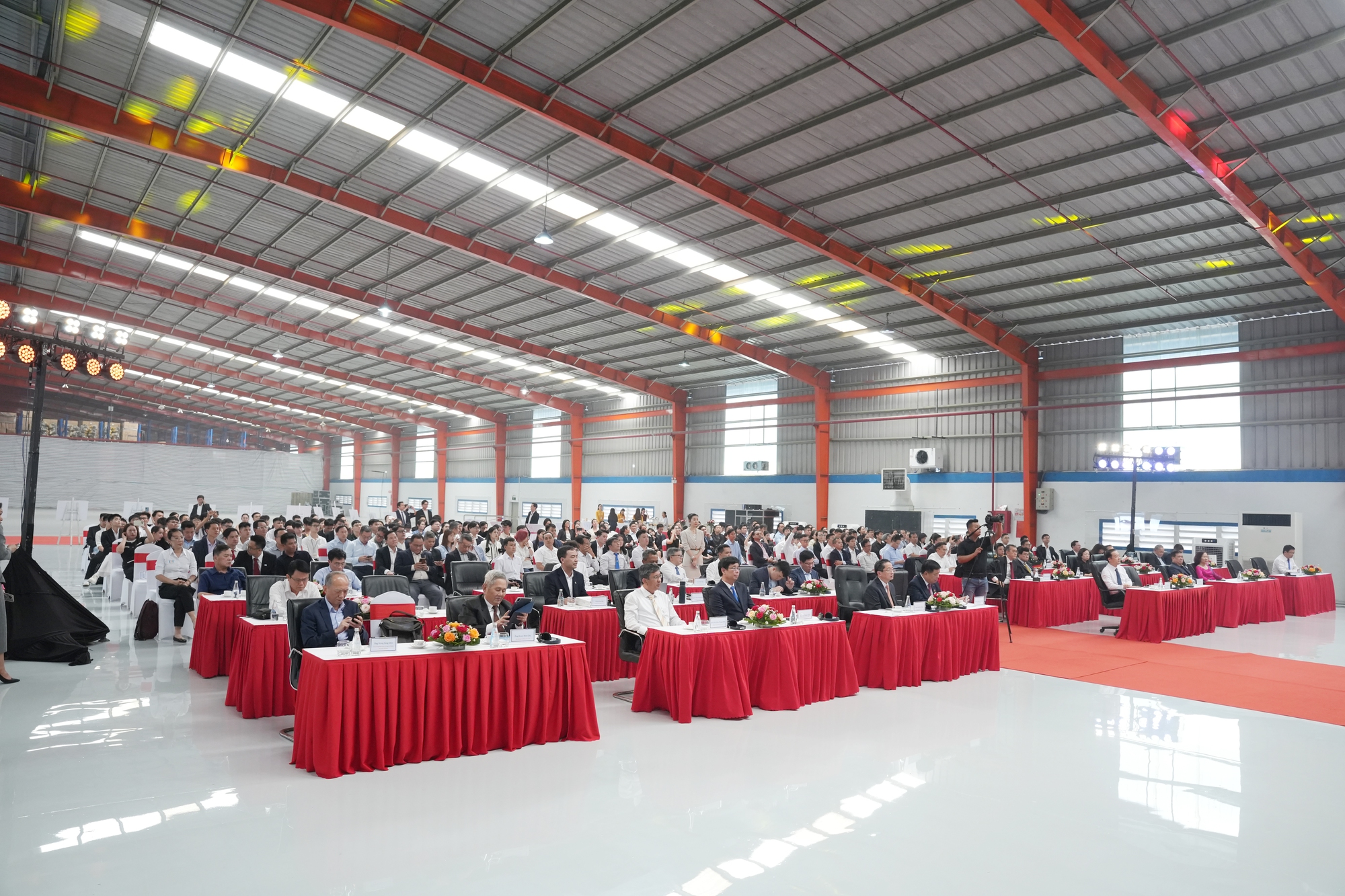Khởi công nhà máy chip bán dẫn đầu tiên do người Việt Nam làm chủ công nghệ- Ảnh 3. Khởi công nhà máy chip bán dẫn đầu tiên do người Việt Nam làm chủ công nghệ- Ảnh 3.