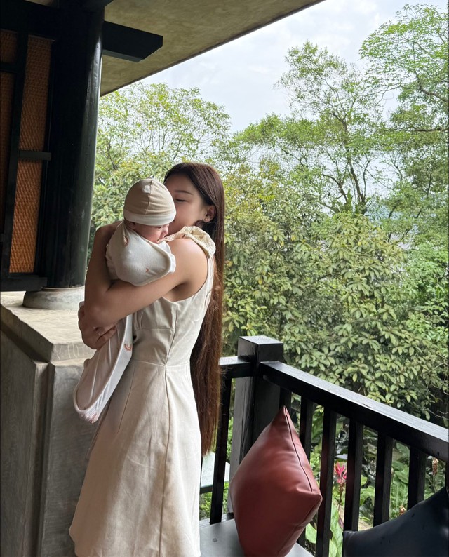 Yến Xuân từng tự ti vì nặng 60kg, giờ mẹ một con dáng vẫn sexy nuột nà, đây là bí kíp thay đổi ngoạn mục- Ảnh 1. Yến Xuân từng tự ti vì nặng 60kg, giờ mẹ một con dáng vẫn sexy nuột nà, đây là bí kíp thay đổi ngoạn mục- Ảnh 1.