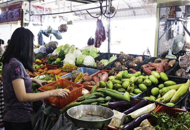 Chợ sáng hay chợ chiều: Đi giờ nào thì túi tiền đỡ Chợ sáng hay chợ chiều: Đi giờ nào thì túi tiền đỡ