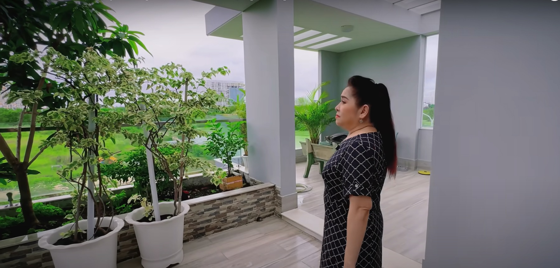 Nữ NSƯT sở hữu nhà mặt tiền vài chục tỷ đồng ở Quận 7, nhiều tài tử theo đuổi nhưng cưới chồng kém tiếng- Ảnh 5. Nữ NSƯT sở hữu nhà mặt tiền vài chục tỷ đồng ở Quận 7, nhiều tài tử theo đuổi nhưng cưới chồng kém tiếng- Ảnh 5.