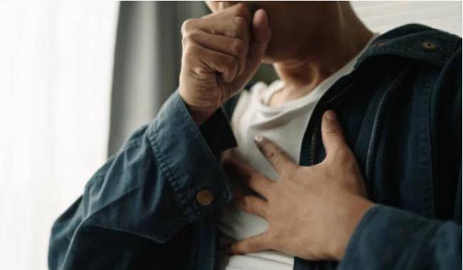 9 người trong 1 nhà bị ung thư, người đàn ông lo lắng hỏi bác sĩ 