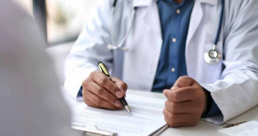 9 người trong 1 nhà bị ung thư, người đàn ông lo lắng hỏi bác sĩ 