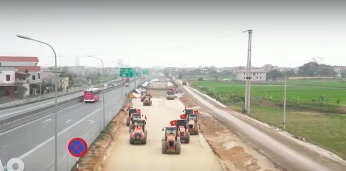 Thi công "xuyên lễ" trên các công trình trọng điểm quốc gia- Ảnh 1. Thi công "xuyên lễ" trên các công trình trọng điểm quốc gia- Ảnh 1.
