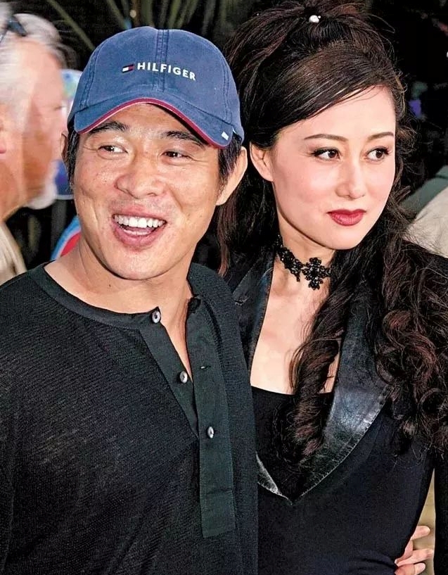 Hoa hậu nắm trong tay 7.000 tỷ, có cuộc sống bí ẩn nhất showbiz là ai?- Ảnh 6. Hoa hậu nắm trong tay 7.000 tỷ, có cuộc sống bí ẩn nhất showbiz là ai?- Ảnh 6.
