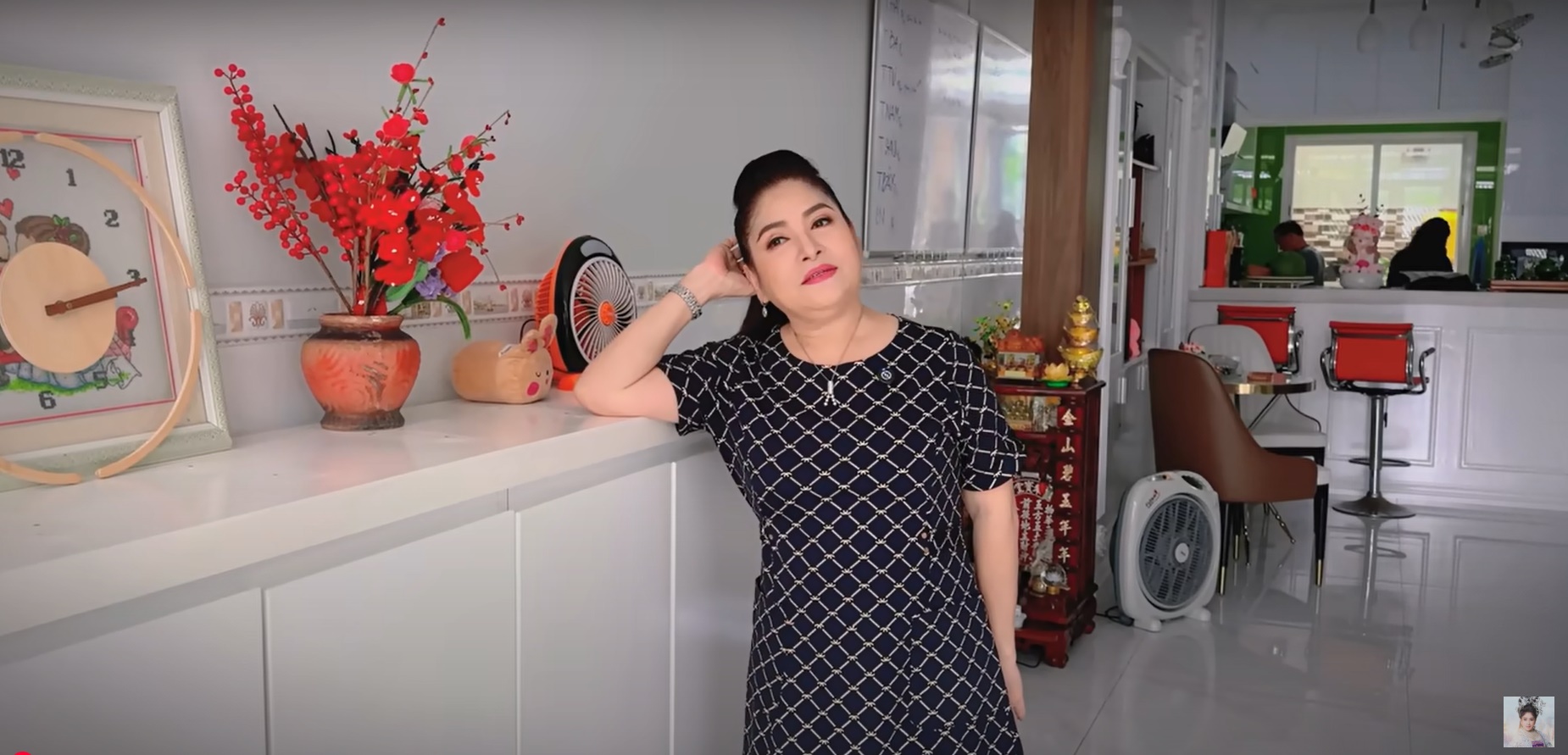 Nữ NSƯT sở hữu nhà mặt tiền vài chục tỷ đồng ở Quận 7, nhiều tài tử theo đuổi nhưng cưới chồng kém tiếng- Ảnh 6. Nữ NSƯT sở hữu nhà mặt tiền vài chục tỷ đồng ở Quận 7, nhiều tài tử theo đuổi nhưng cưới chồng kém tiếng- Ảnh 6.