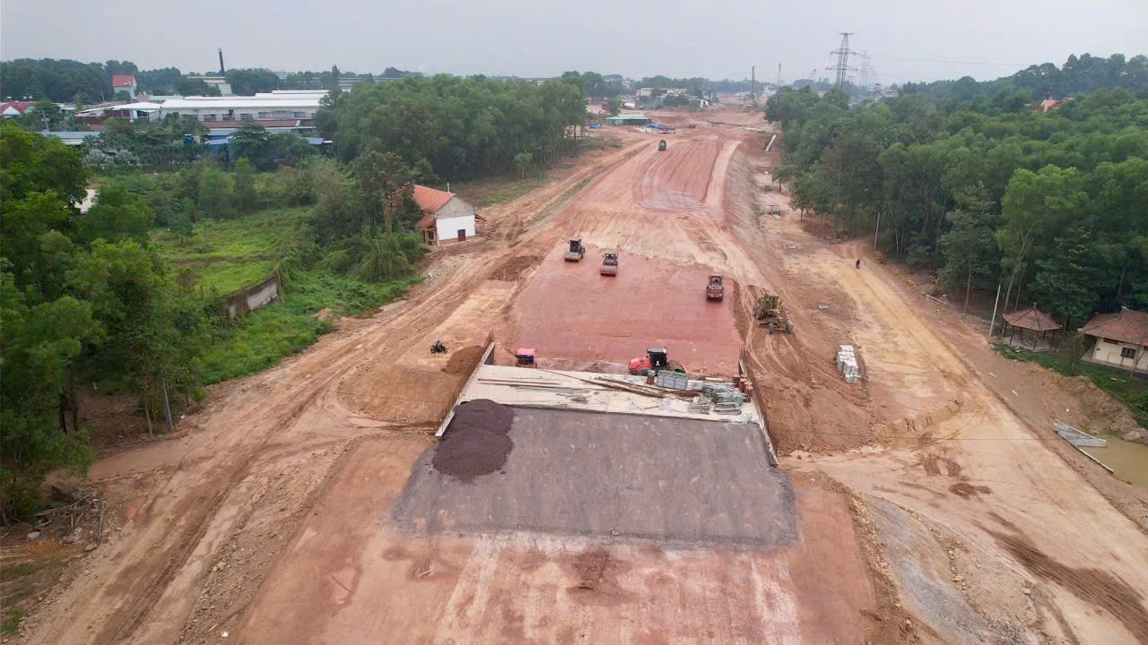 Thi công xuyên lễ trên đại công trường cao tốc Bắc Nam- Ảnh 20. Thi công xuyên lễ trên đại công trường cao tốc Bắc Nam- Ảnh 20.