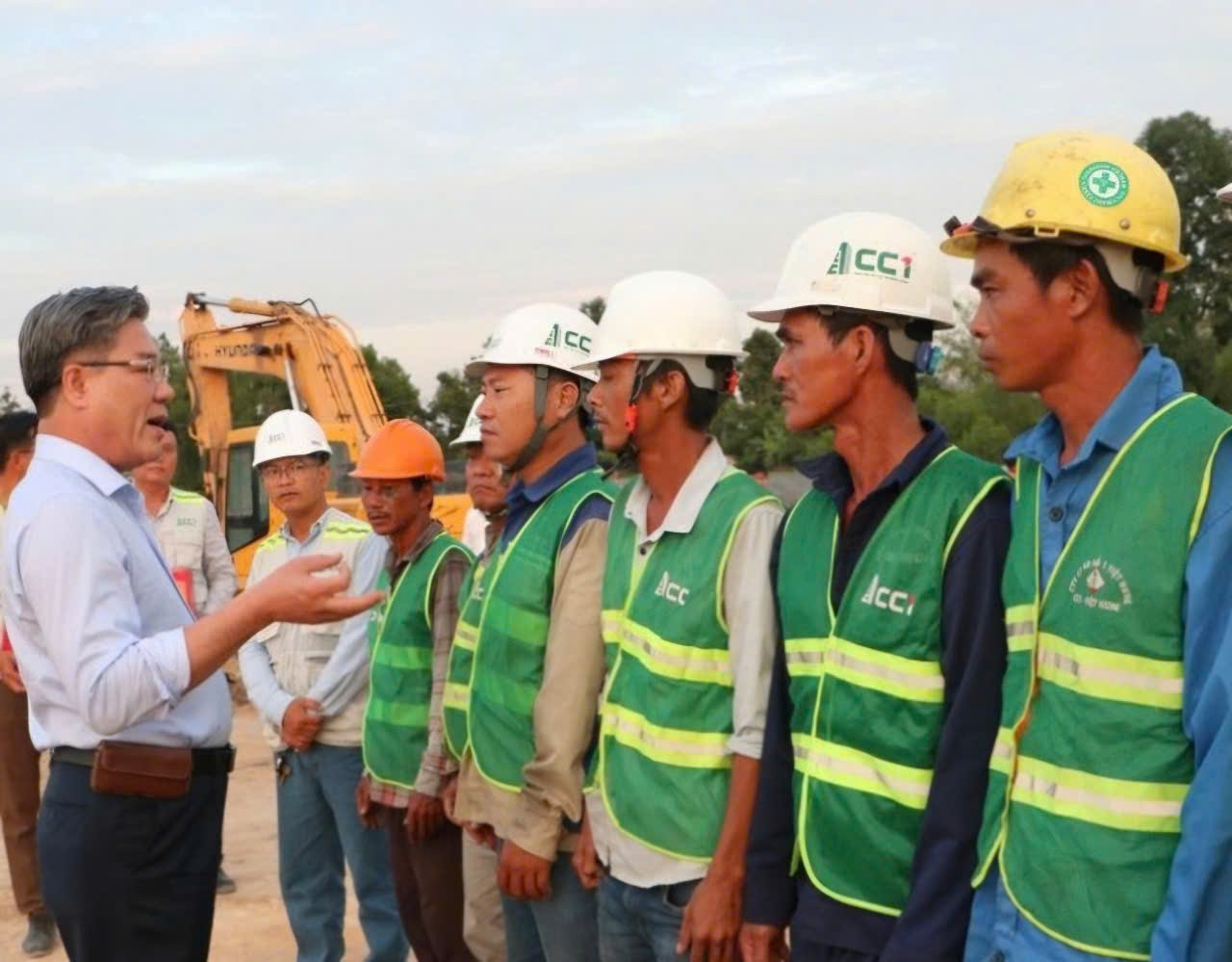 Thi công xuyên lễ trên đại công trường cao tốc Bắc Nam- Ảnh 19. Thi công xuyên lễ trên đại công trường cao tốc Bắc Nam- Ảnh 19.