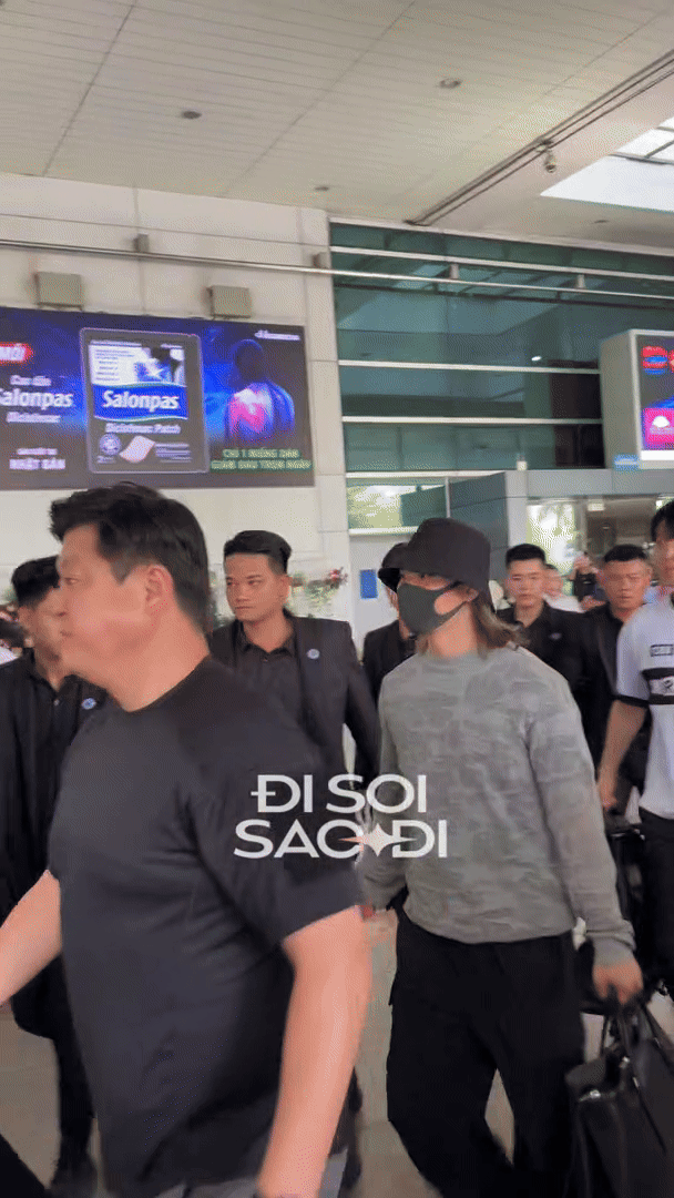 Hot: Daesung (BIGBANG) đi giữa Hot: Daesung (BIGBANG) đi giữa