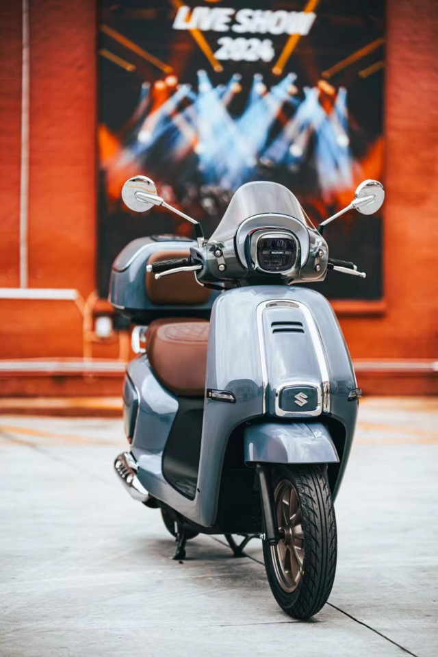 Xe ga Suzuki thiết kế hoài cổ đẹp như Vespa, giá chỉ 35 triệu đồng- Ảnh 4. Xe ga Suzuki thiết kế hoài cổ đẹp như Vespa, giá chỉ 35 triệu đồng- Ảnh 4.
