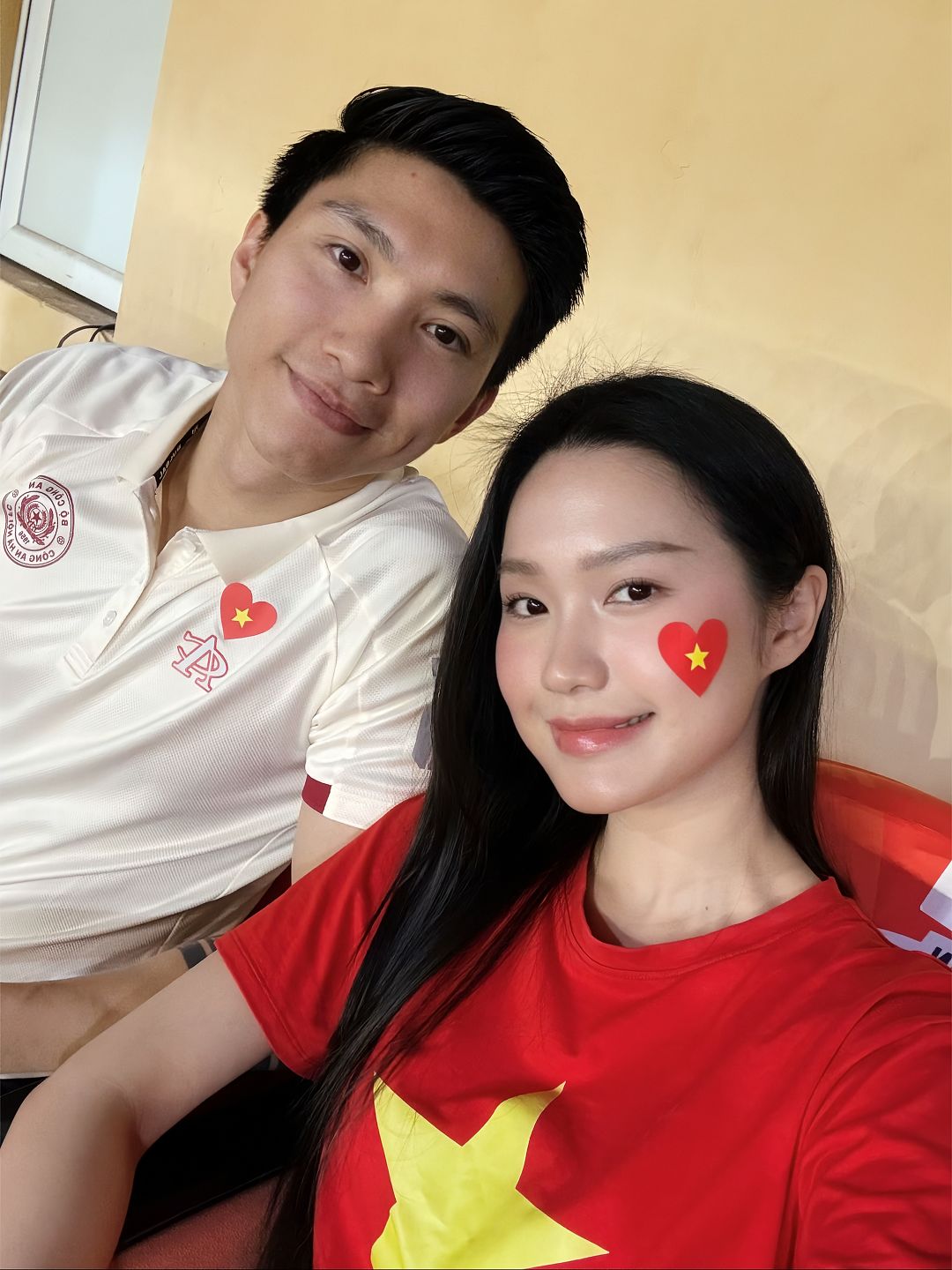 Doãn Hải My cùng Văn Hậu chiếm spotlight trên SVĐ, ảnh Doãn Hải My cùng Văn Hậu chiếm spotlight trên SVĐ, ảnh
